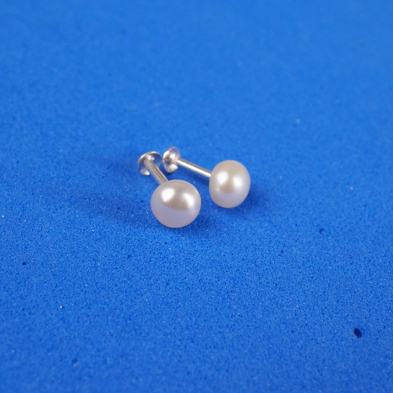 Women's Pearl Droplet Earrings (Pair) Perfect For Daily Wear