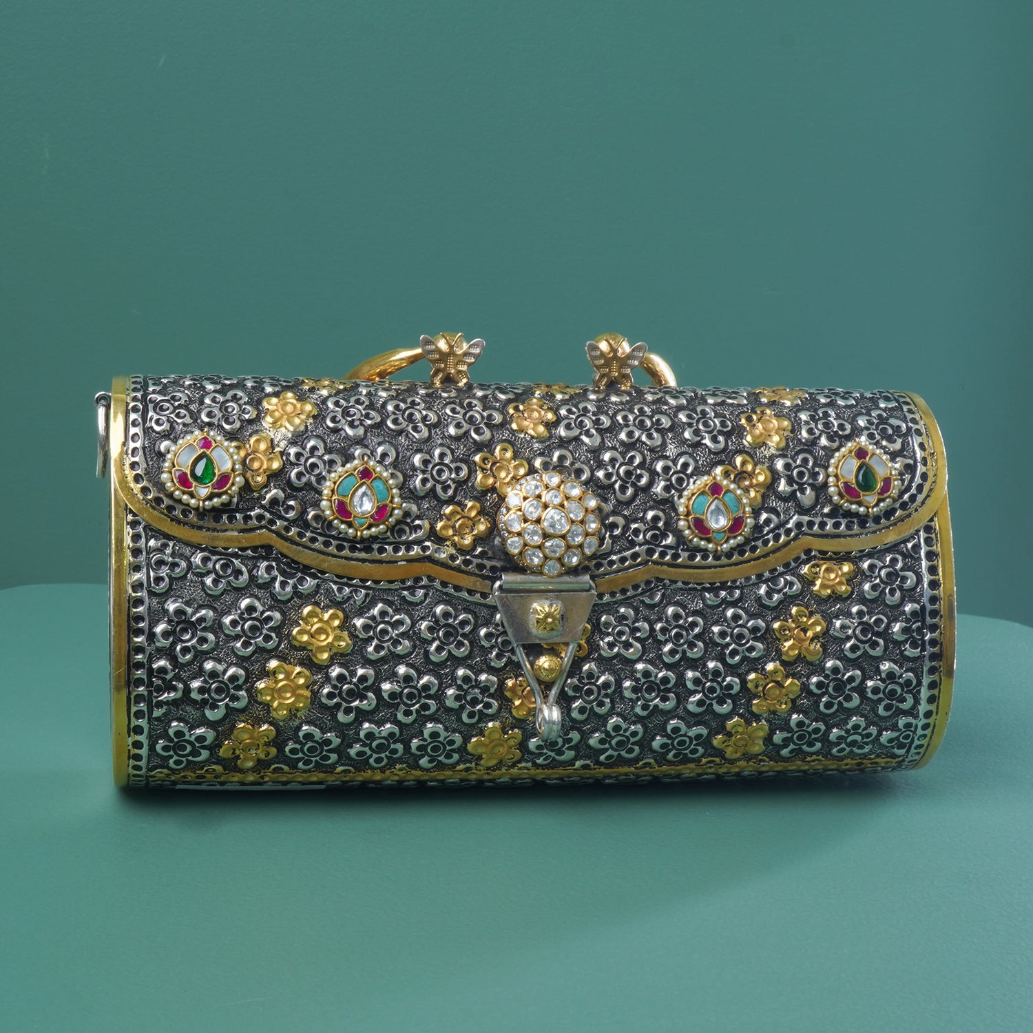 Silver Purse With Moissanite Pieces